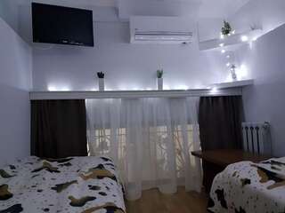 Гостевой дом Guest House Lili Батуми Небольшой двухместный номер с 2 отдельными кроватями-18