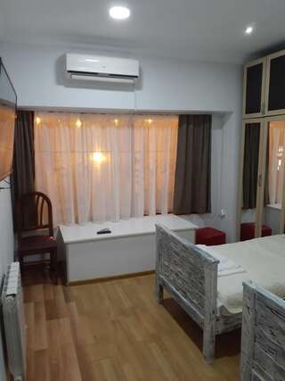 Гостевой дом Guest House Lili Батуми Небольшой двухместный номер с 2 отдельными кроватями-29